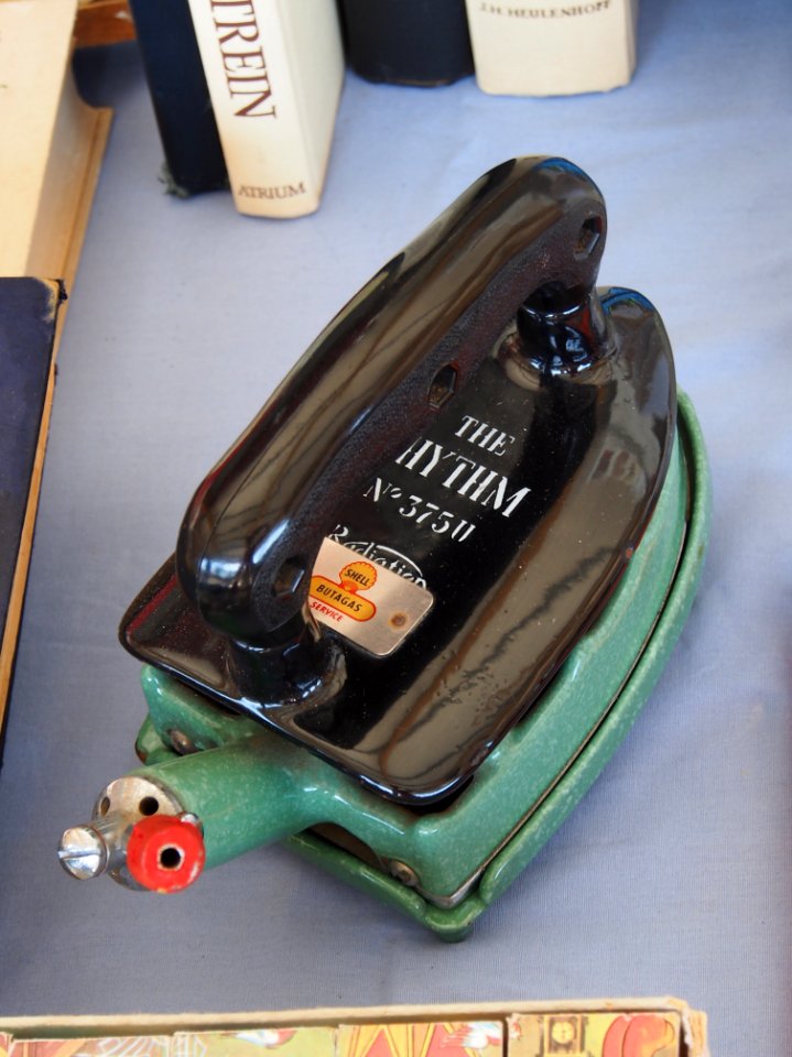 New Zealand Gas iron distributed by Shell pic2