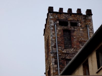 Neuville-sur-Saône - Château de Vimy - Tour carrée (1)