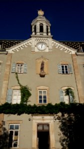 Neuville-sur-Saône - Façade dans la cour de l'établissement scolaire Notre-Dame de Bellegarde