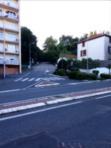 Neuville-sur-Saône - Avenue Henri Barbusse, depuis l'avenue Auguste Wissel