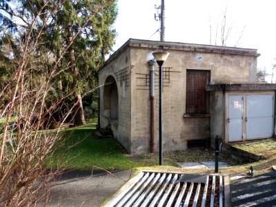 Neuville-sur-Saône - Avenue Auguste Wissel - Domaine Balmont - Bâtiment à l'angle du chemin du Pont des Biches