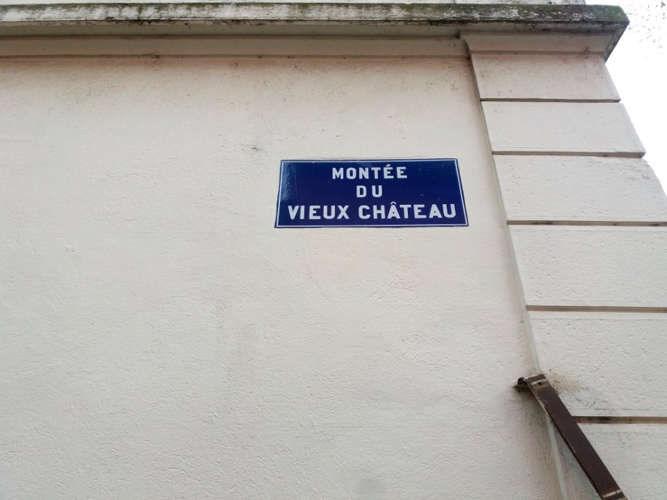 Neuville-sur-Saône - Montée du Vieux Château - Plaque