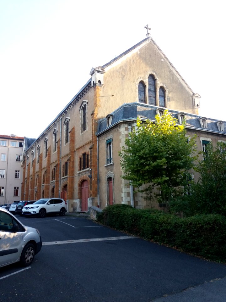 Neuville-sur-Saône - Chapelle de l'établissement scolaire Notre-Dame de Bellegarde 2