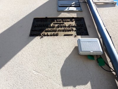 Neuville-sur-Saône - Avenue Auguste Wissel - Plaque de cocher à l'angle de la rue Pollet, Rhône CH. GR. COM. N°14bis