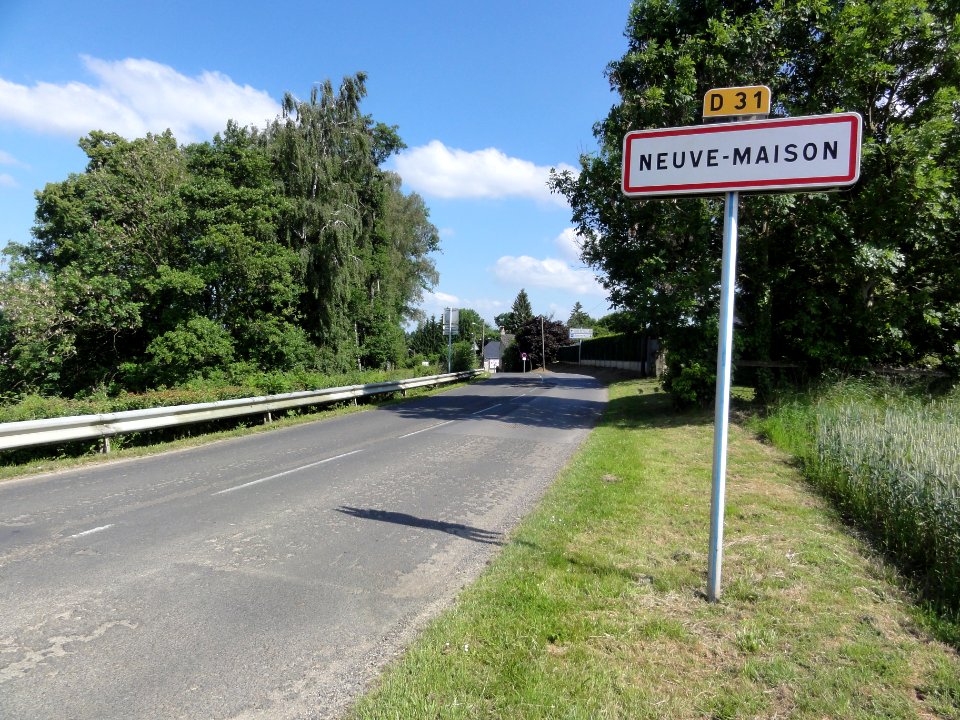 Neuve-Maison (Aisne) city limit sign