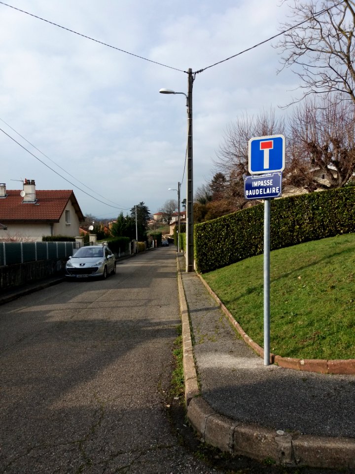Neuville-sur-Saône - Impasse Baudelaire - Depuis la rue Jean Moulin