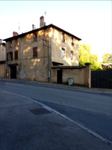 Neuville-sur-Saône - Avenue Auguste Wissel, au croisement de la rue François Vergnais