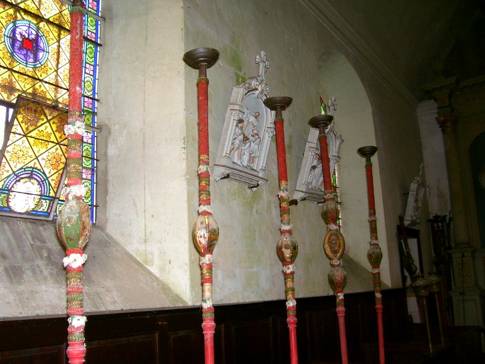 Neuville-sur-Authou torchères