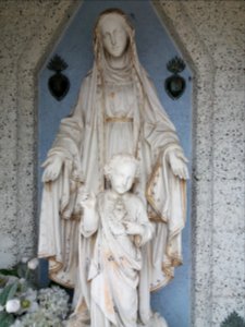 Neuvecelle - Chemin de Chez Duret - Chapelle avec Vierge - Statues