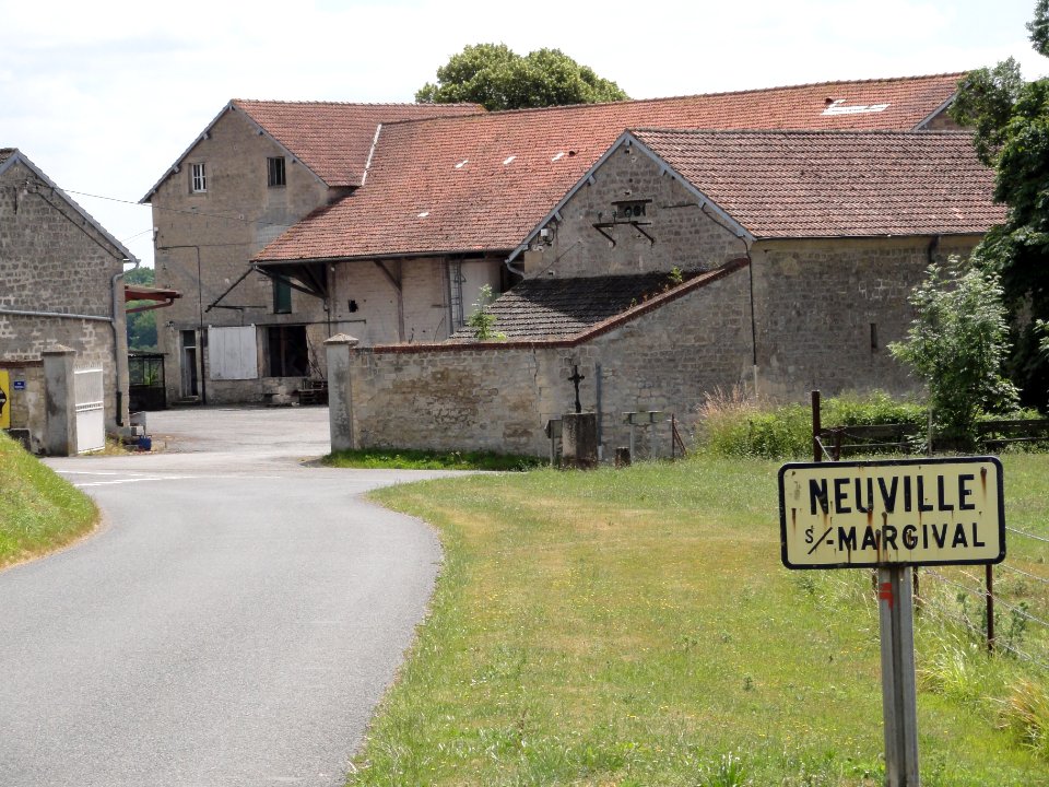 Neuville-sur-Margival (Aisne) city limit sign