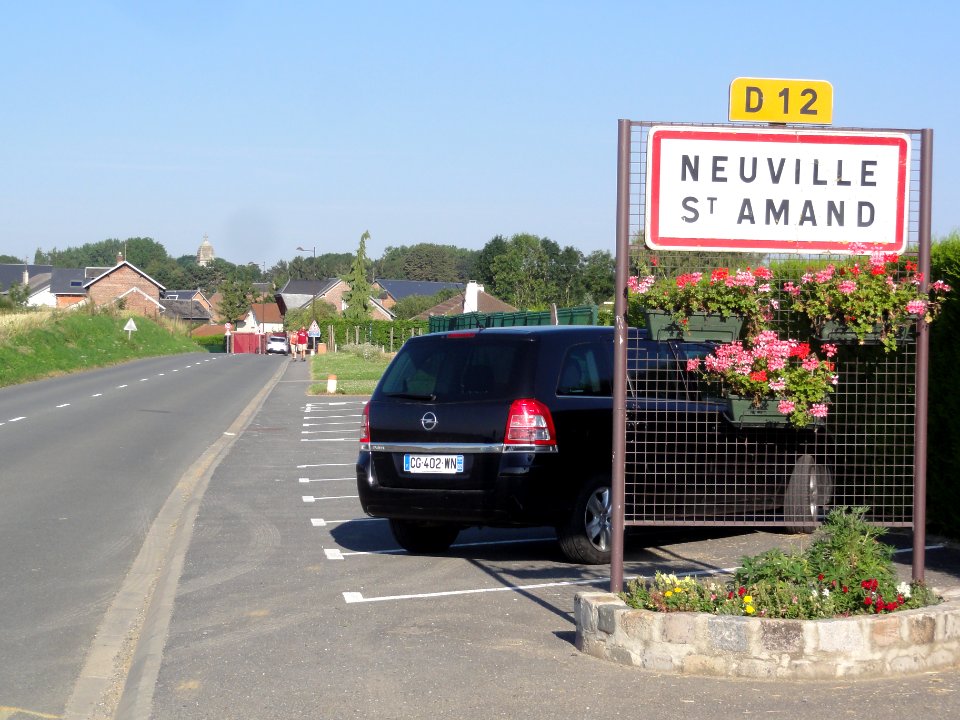 Neuville-Saint-Amand (Aisne) city limit sign