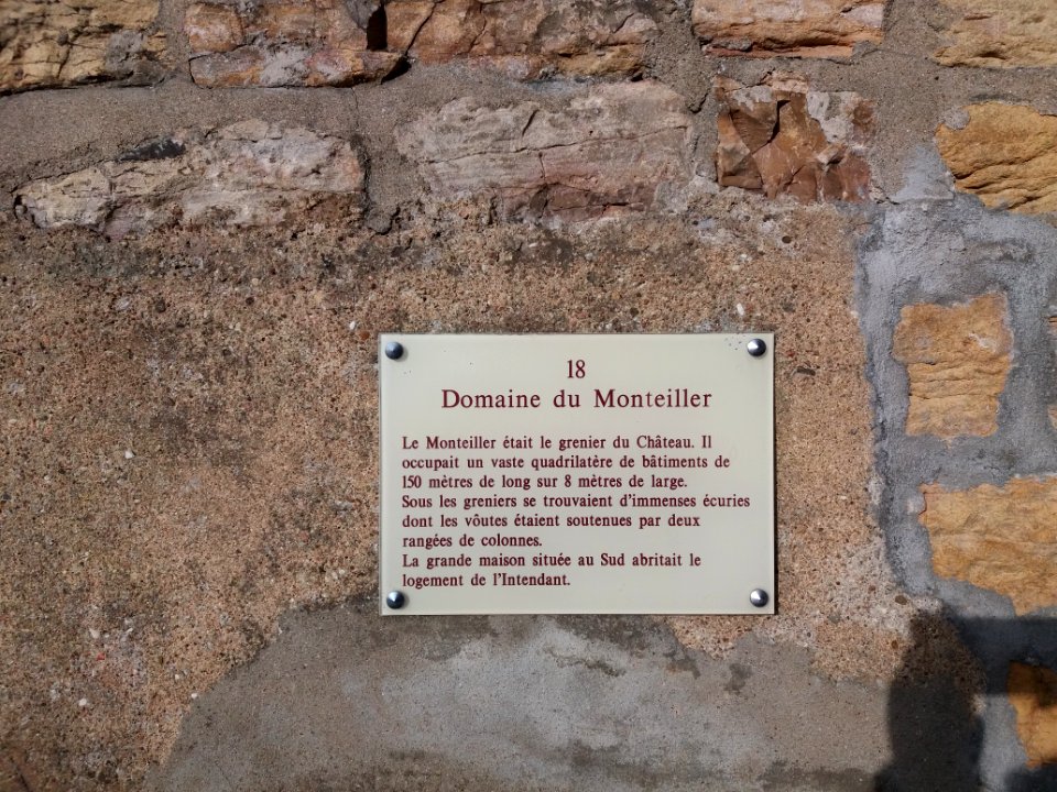 Neuville-sur-Saône - Chemin du Monteiller - Plaque Domaine du Monteiller