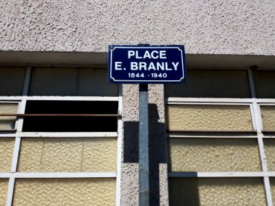 Neuville-sur-Saône - Place Édouard Branly - Plaque