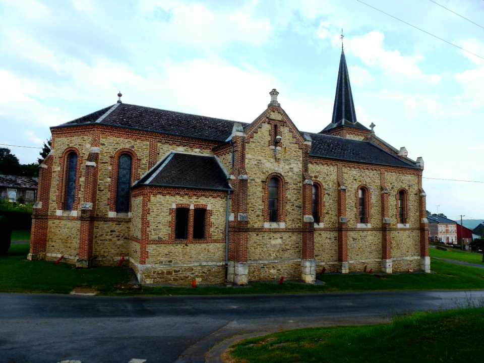 Neuville-lez-Beaulieu (Ardennes) église de Beaulieu 03