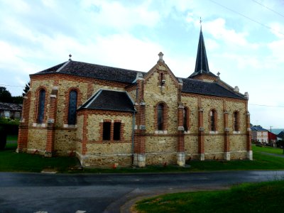 Neuville-lez-Beaulieu (Ardennes) église de Beaulieu 03