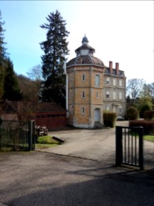 Neuville-sur-Saône - Chemin de l'Étang - Domaine Balmont - Tour