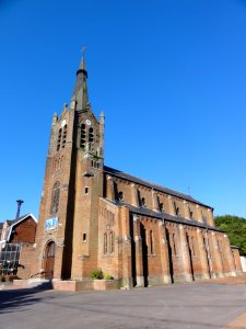 Neuf-Mesnil (Nord, Fr) église, vue latérale