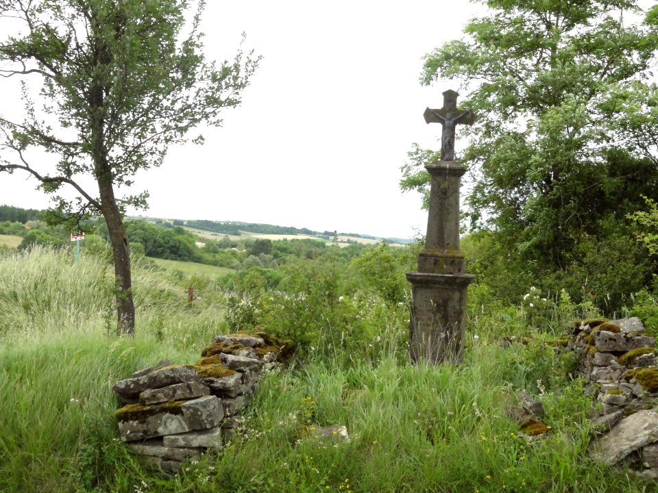Neufmoulins (Moselle) croix de chemin
