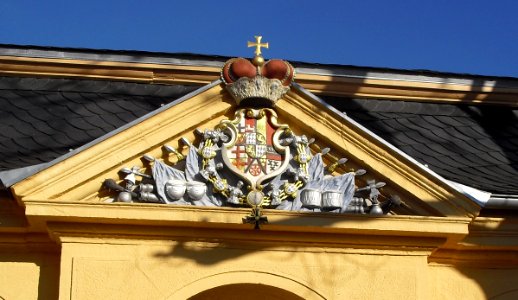 Neuhaus-Schlosswache Supraporte