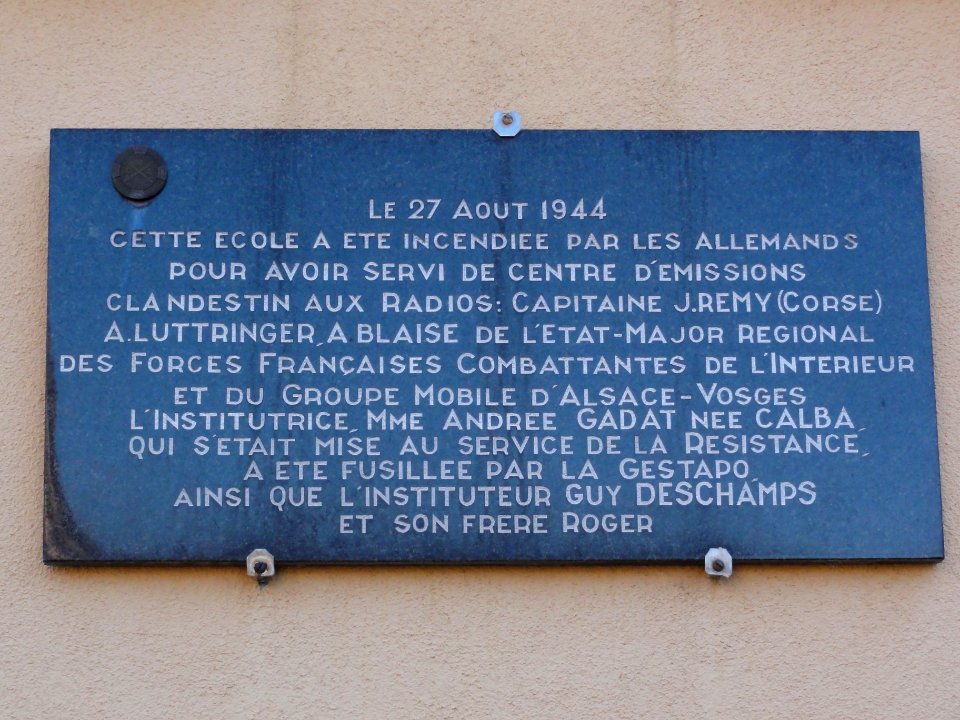 Neufmaisons (M-et-M) plaque école, incendie guerre