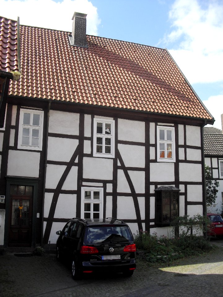Neuhaus-Padulusstrasse 2