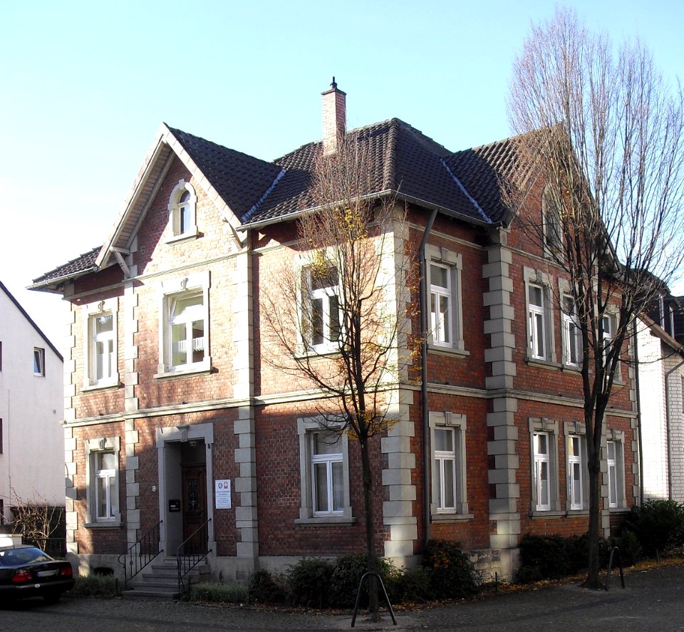 Neuhaus-Kirchstr 8