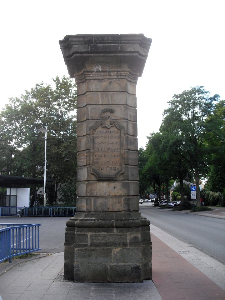 Neuhaus-Pylon Lippebrücke