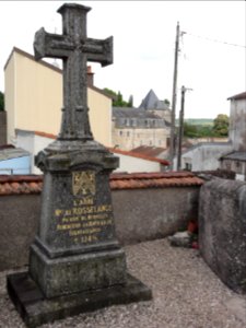 Neuviller-sur-Moselle, (M-et-M) tombe du prieur Rosselande