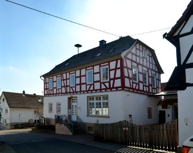 Neuhof (Taunusstein), Rathaus