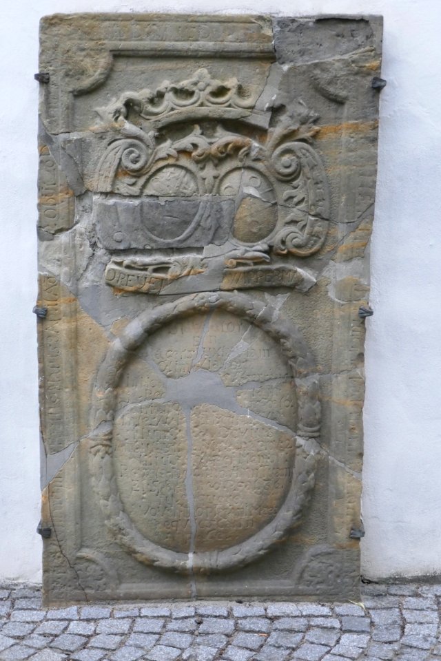 Neuhaus - St. Heinrich und Kunigunde - Grabplatte - 1
