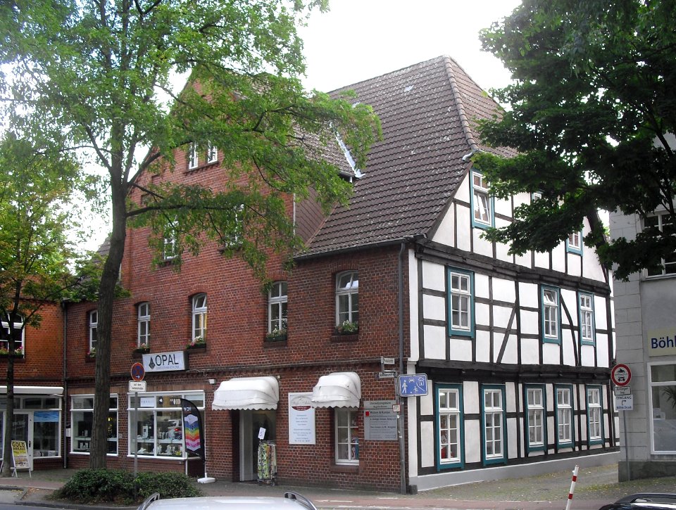 Neuhaus-Residenzstrasse 3