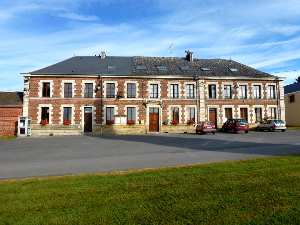 Neuville-lez-Beaulieu (Ardennes) 1ère mairie La Neuville aux Tourneurs