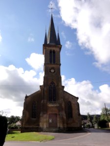 Neuville-lès-This (Ardennes) église, façade et tour
