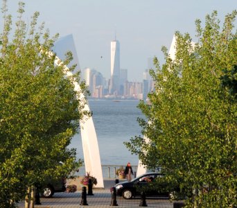 New 1 WTC framed in SI 911 monument jeh photo