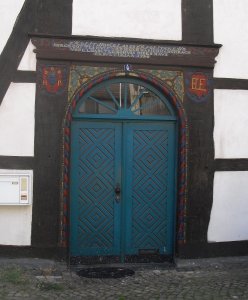 Neuhaus-Padulusstrasse 4-Tür