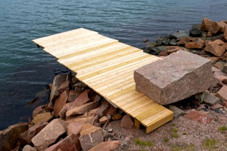 New artistic jetty in Loddebo