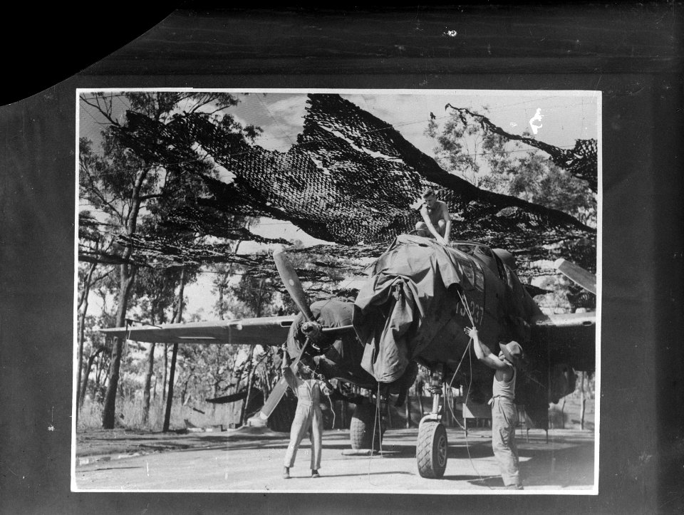 Nederlands-Australisch 18th squadron in Australië B-25 Mitchell bommenwerper , Bestanddeelnr 935-3372