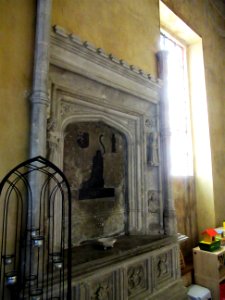 Nevill tomb, Mereworth 01