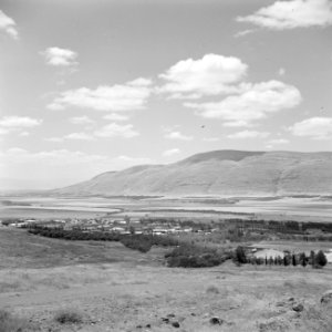 Nederzetting op de vlakte van Jizreël, tussen de heuvels van Samaria en Galilea , Bestanddeelnr 255-0854