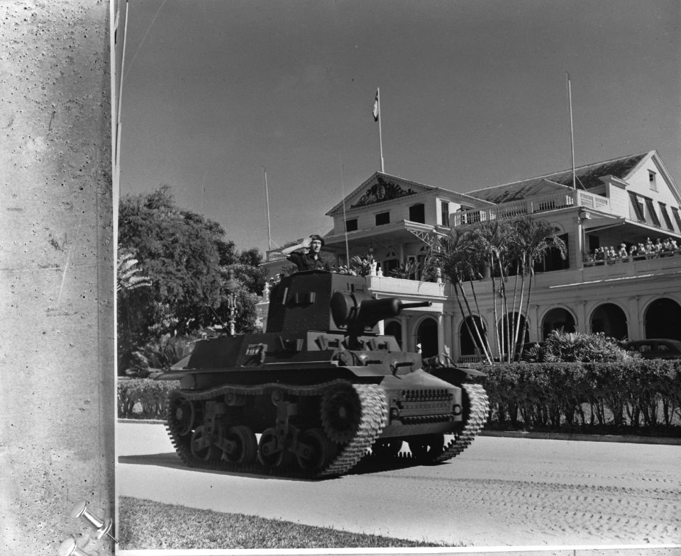Nederlands West-Indië, Suriname. Bezoek van prins Bernhard. Militaire parade te , Bestanddeelnr 935-1561