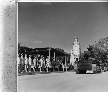 Nederlands West-Indië, Suriname. Bezoek van prins Bernhard. Militaire parade te , Bestanddeelnr 935-1559