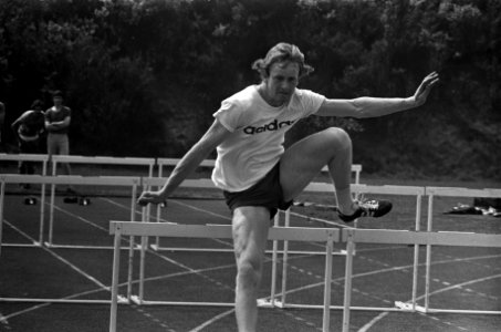 Nederlandse Atletiekkampioenschappen op Papendal Bert Schrijnders in actie, Bestanddeelnr 927-2024