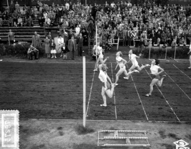 Nederlandse Atletiekkampioenschappen Nenytobaan Rotterdam Finish 100 meter dames, Bestanddeelnr 907-9275