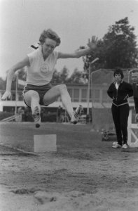 Nederlandse Atletiekkampioenschappen op Nenijtobaan Verspringster Corrie Bakke, Bestanddeelnr 915-4170