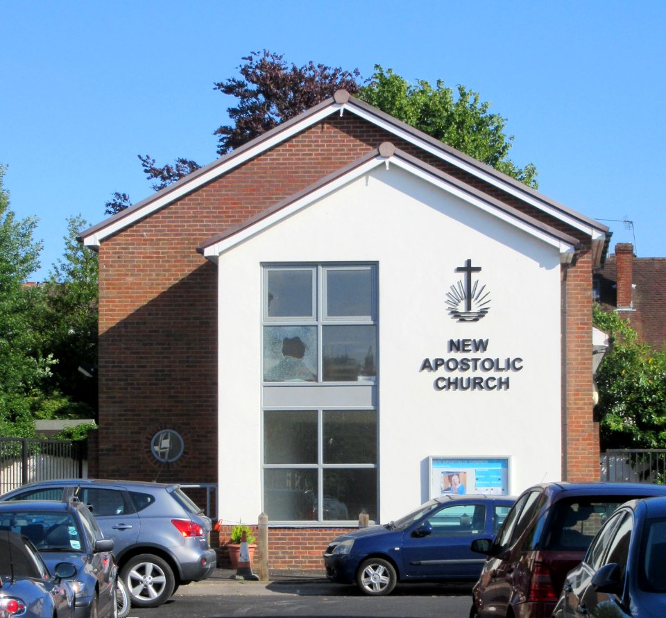 New Apostolic Church, Winters Road, Thames Ditton (June 2015) (3)