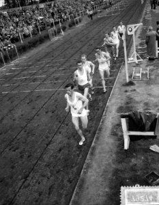 Nederlandse Atletiekkampioenschappen Nenytobaan Rotterdam 5000 meter vooraan Rov, Bestanddeelnr 907-9274