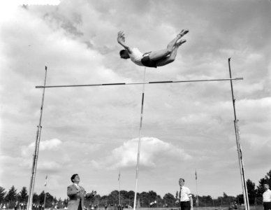 Nederlandse atletiekkampioenschappen in Eindhoven, polsstokhoog S Wijsen, Bestanddeelnr 911-4506