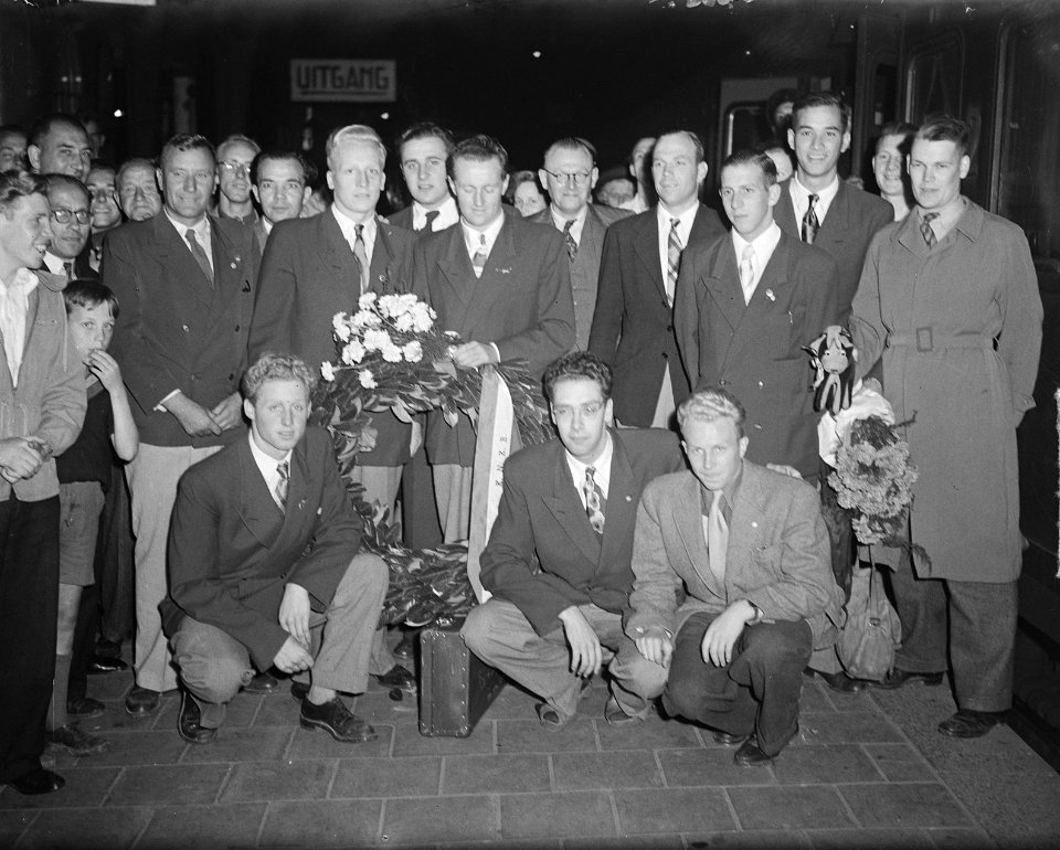 Nederlands Polozevental op Centraal Station Utrecht, Bestanddeelnr 903-6051