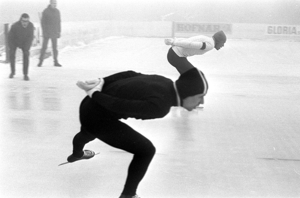 Nederlands Schaatskampioenschappen te Deventer, Kees Verkerk (buitenbaan) tegen , Bestanddeelnr 918-6117