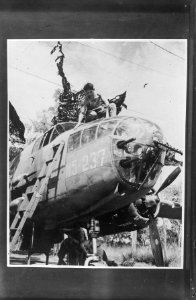 Nederlands-Australisch 18th squadron in Australië B-25 Mitchell bommenwerper, Bestanddeelnr 935-3375